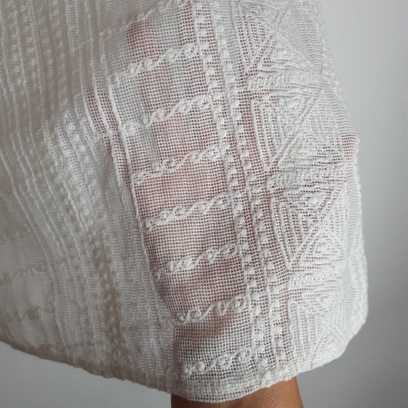 HOLLISTER Romantic Sheer Light Cream Top EUC - Picture 2 of 8